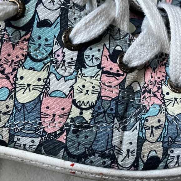 Skechers Multicolor Cat Print Kids Sneakers - Picture 3 of 9